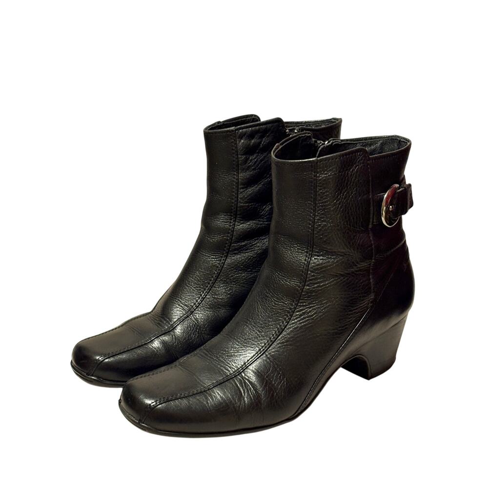 Clark’s Artisan Size 9.5N Black Leather Side Zip Booties